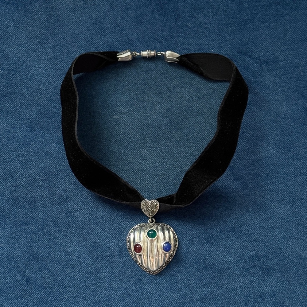 Vintage Black Velvet‎ 925 Sterling Silver Chocker Necklace With Gemstone.